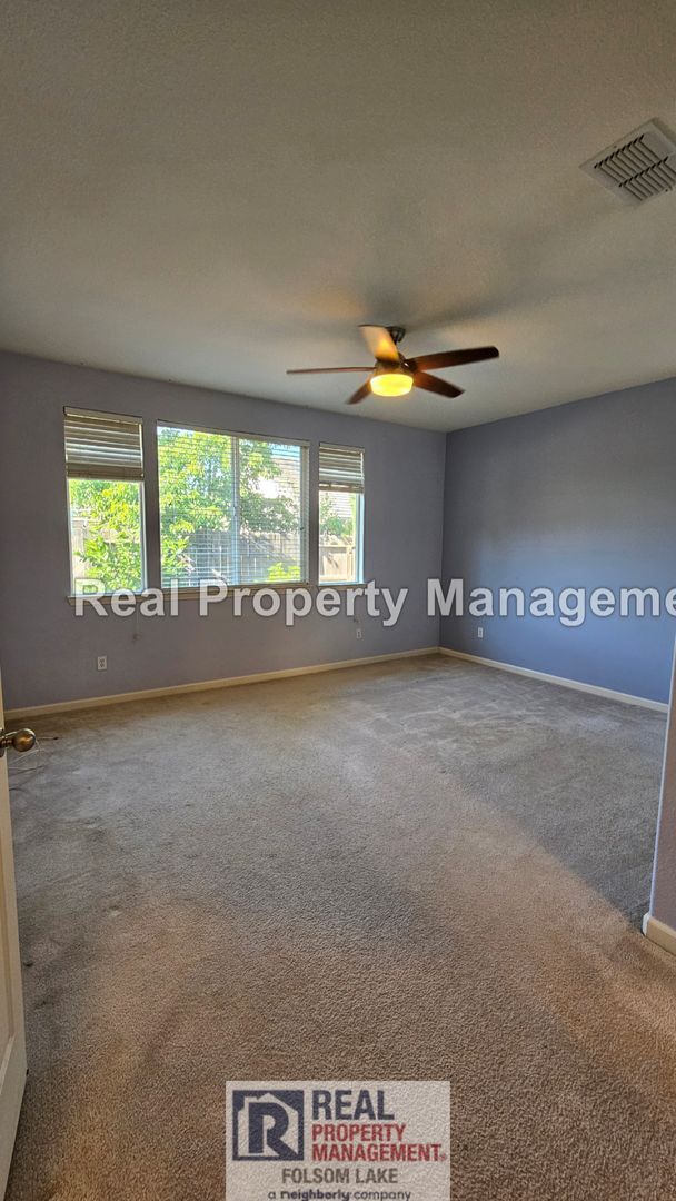 Foto del edificio - Updated 3 Bed 2 Bath Home on quiet Court