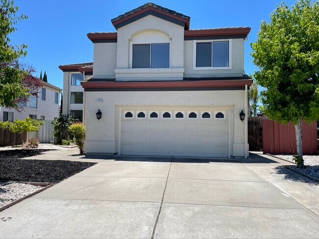Building Photo - 2426 Carpinteria Dr