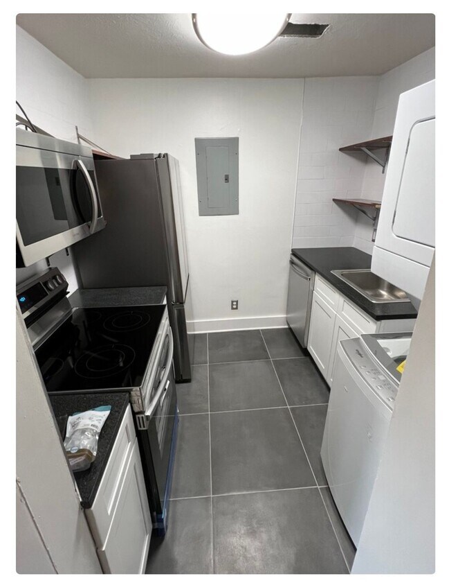 Foto principal - 500 Parkway Dr NE