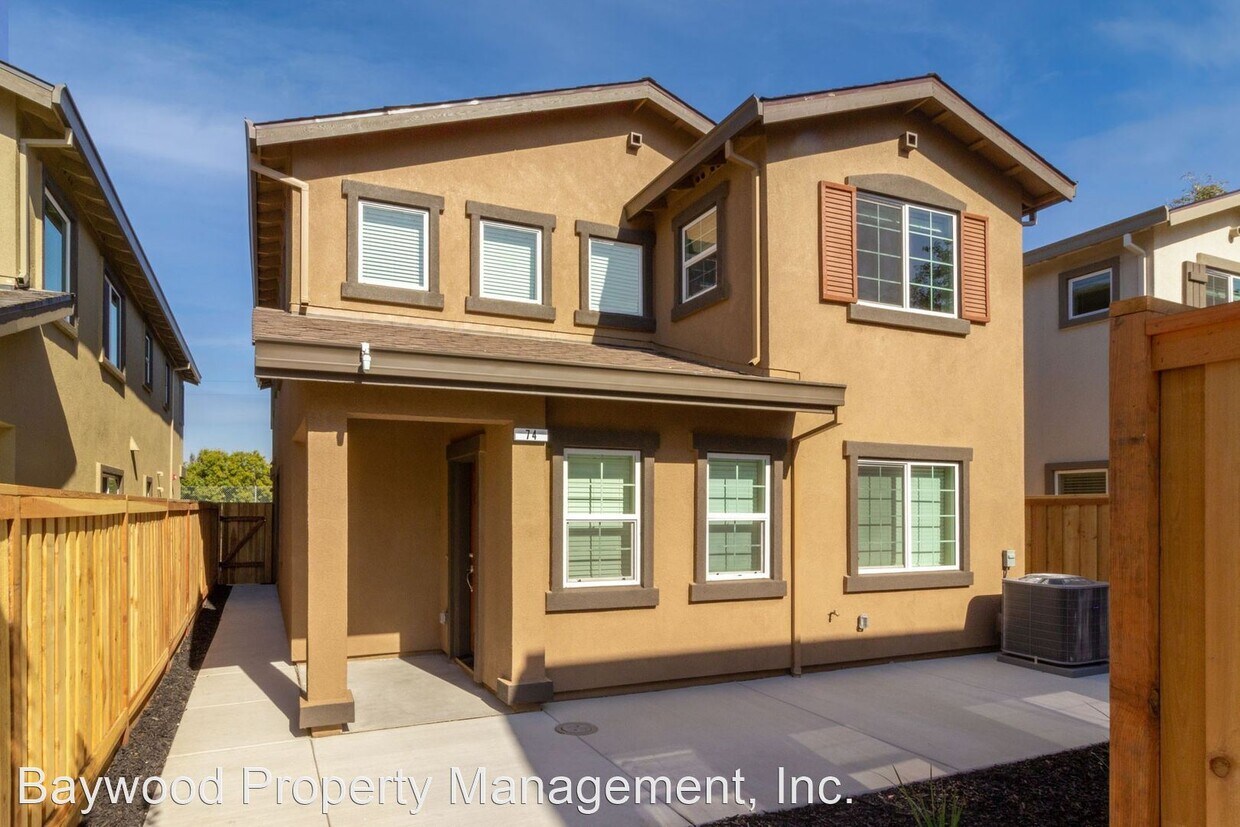 Primary Photo - 4 br, 3 bath House - 74 Alturas Avenue