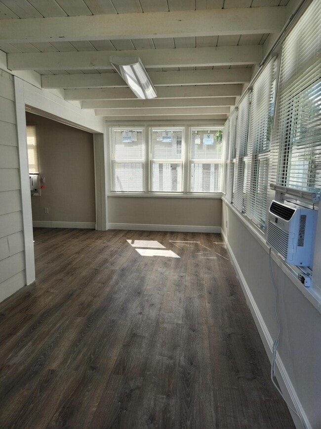 Building Photo - 403 2nd St