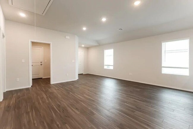 Building Photo - 1805 Crimson Lake Blvd