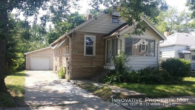 Building Photo - Small 3 bedroom near McLaren!