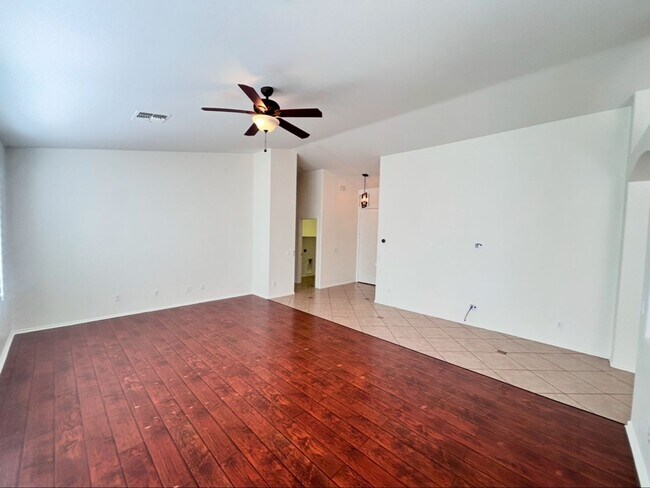 Foto del edificio - Private Pool, Corner Lot, Solar, 4 bed + B...