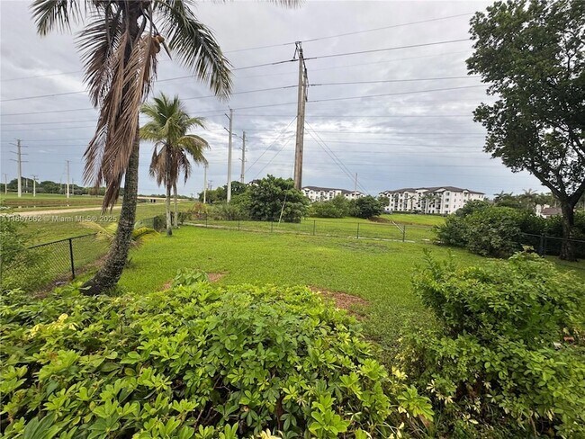 Building Photo - 12701 SW 49th Ct