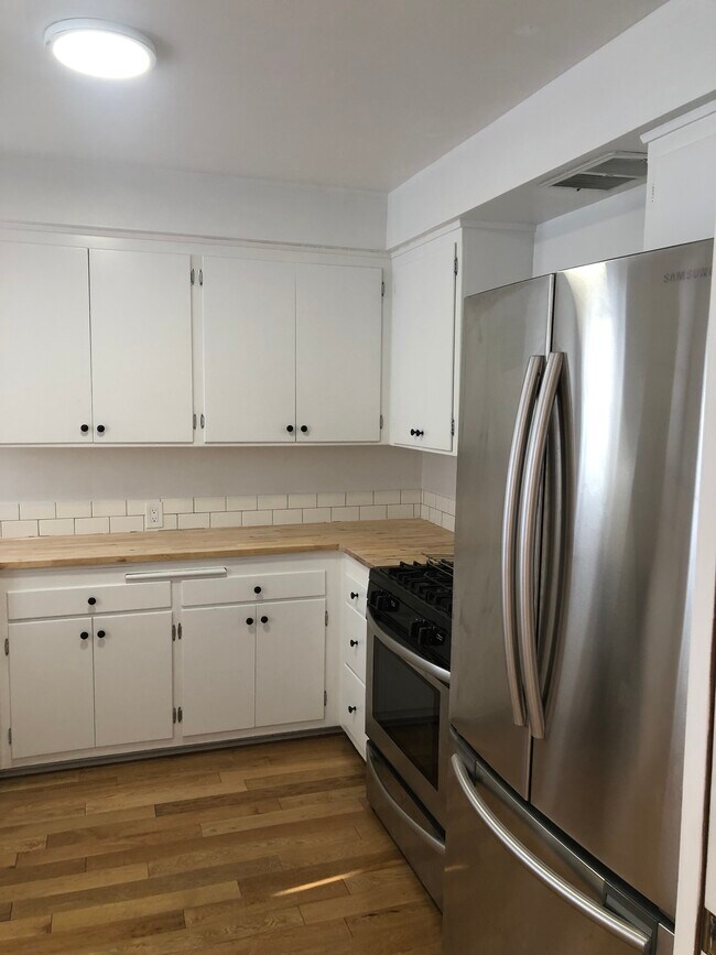 Foto del edificio - 4511 Finley Ave