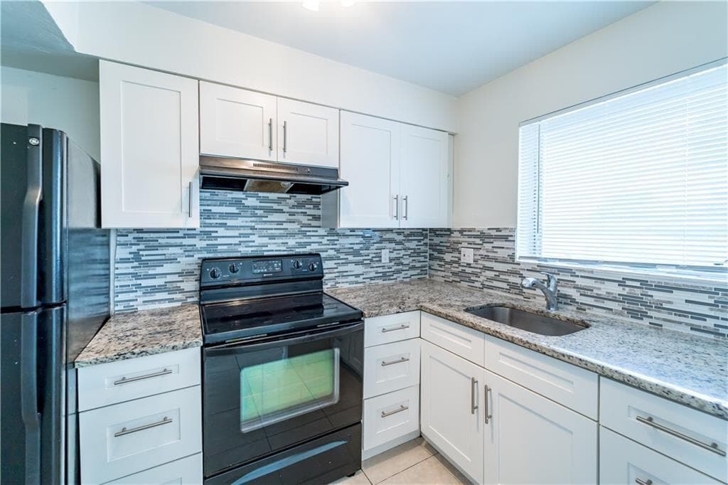 Primary Photo - 1251 W River Dr