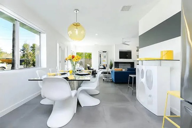 Building Photo - 695 S Vista Oro