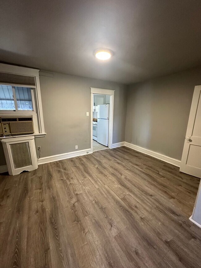 Foto del edificio - Charming 3-Bedroom Row Home in Upper Darby