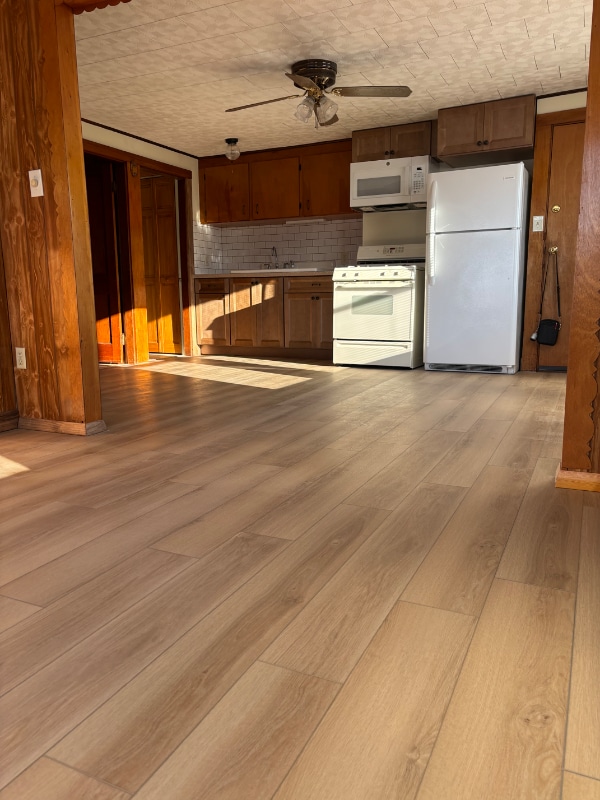 Building Photo - 1563 Cove Rd