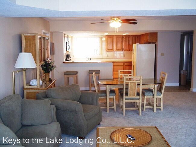 Building Photo - 429 Racquet Club Dr