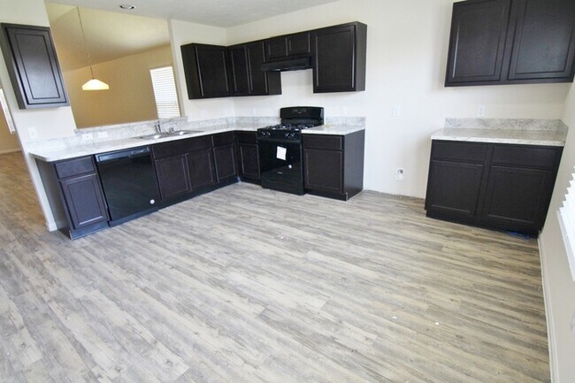 Building Photo - Rodeo Palms - 4 Lazy Swing Ct, Manvel, TX,...