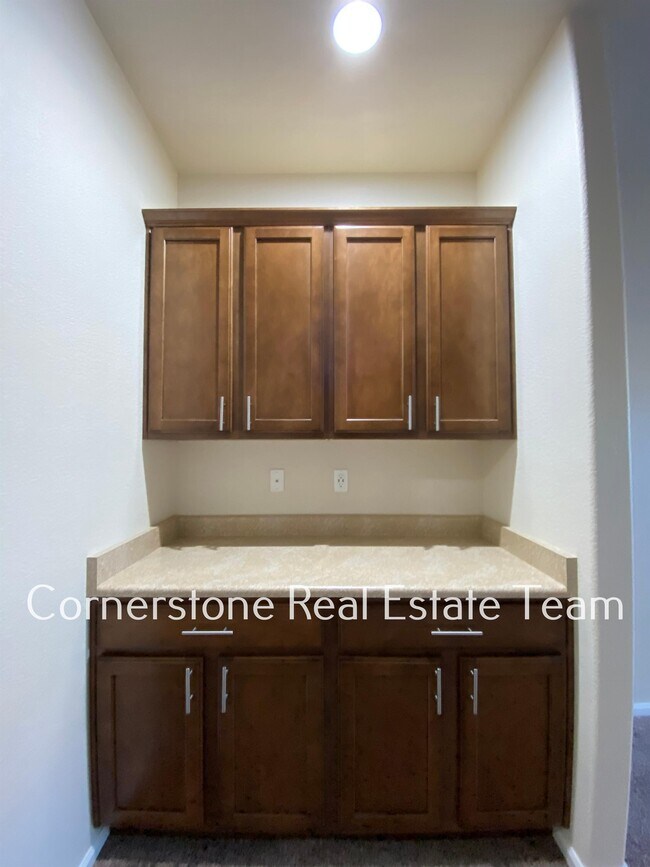 Building Photo - 6572 Emerald Isle Heights
