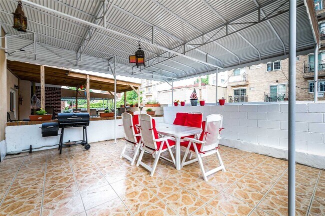 Foto del edificio - 30-63-63 37th St