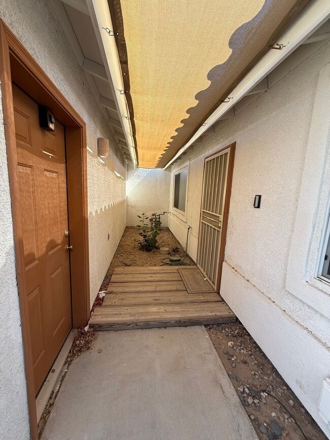 Building Photo - Yuma Meadows Townhouse - Furnished or Unfurnished