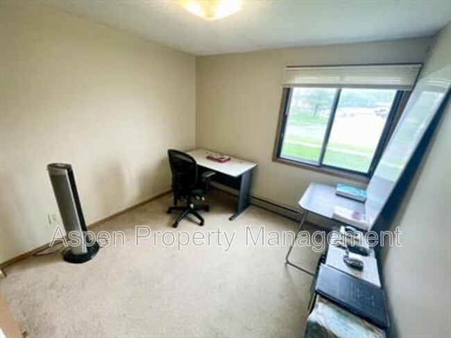 Foto del edificio - 808 Benton Dr