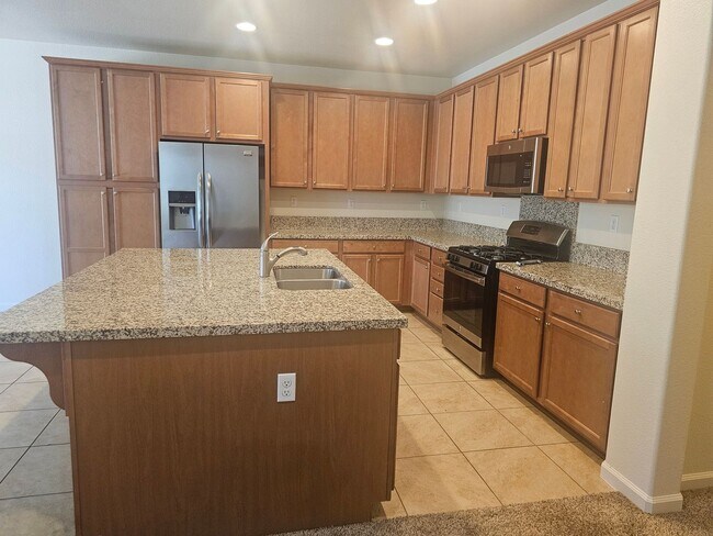 Building Photo - 4 bedroom single story home in South Meado...