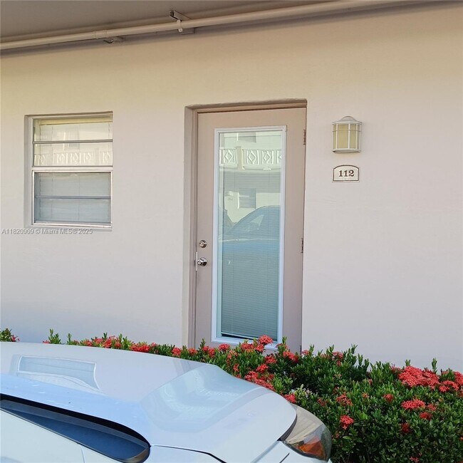 Foto del edificio - 5181 W Oakland Park Blvd