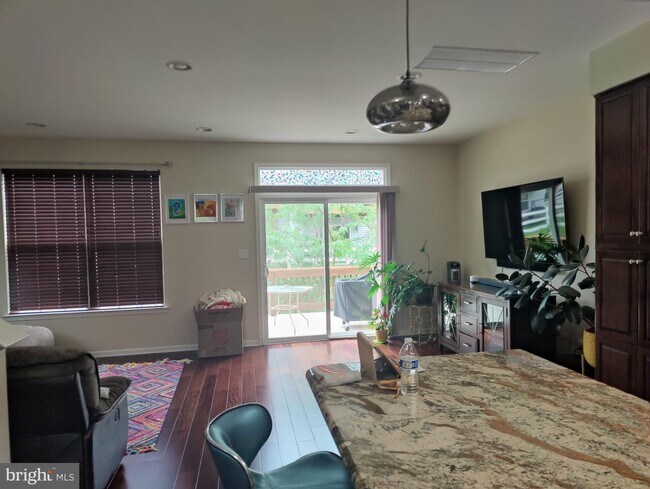 Foto del edificio - 22105 Hickory Ln