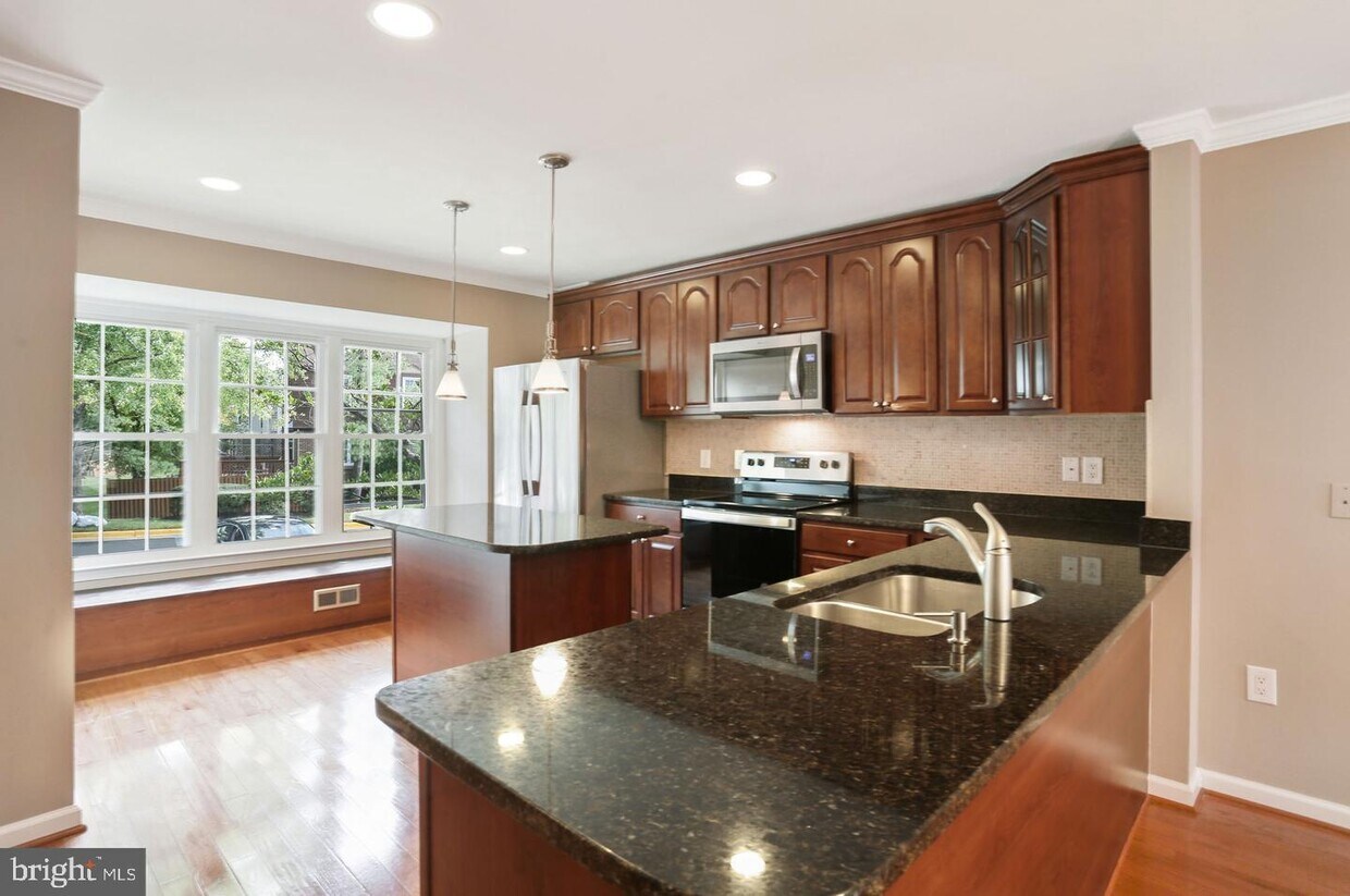 3934 Rosebay Ct, Fairfax, VA 22033 Townhome Rentals in Fairfax VA