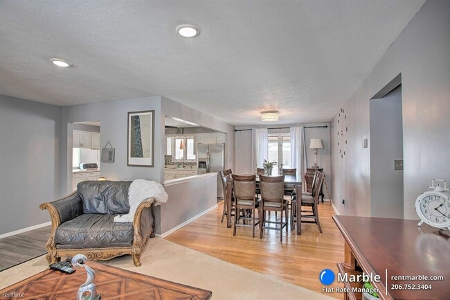 Building Photo - 3 br, 3.5 bath House - 7486 W 130TH St