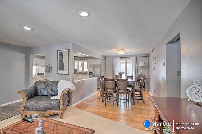 Foto del edificio - 3 br, 3.5 bath House - 7486 W 130TH St