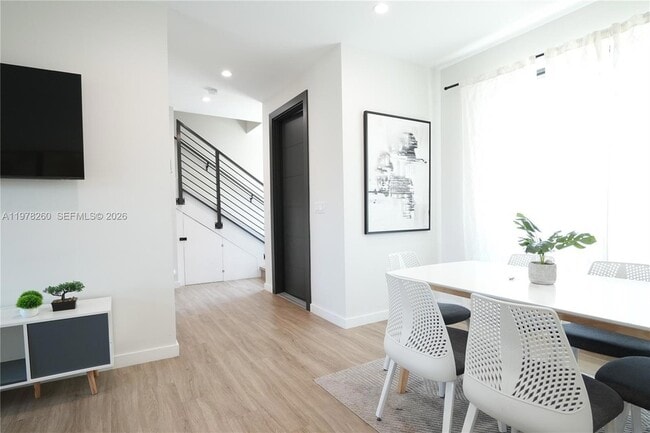 Photo - 211 SE 4th St Townhome