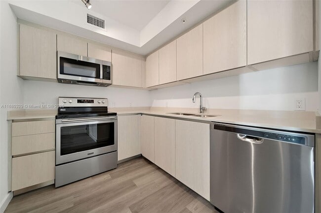 Foto del edificio - 1500 Bay Rd