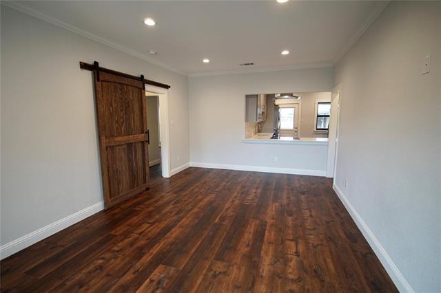 Foto del edificio - 10730 Park Village Pl