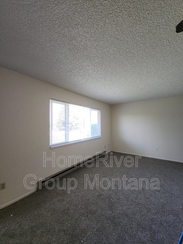 Building Photo - 2131 S 4th St W