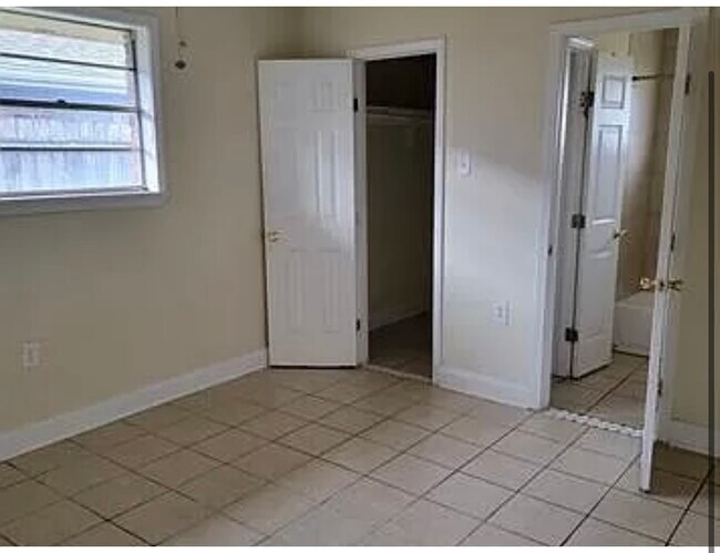 Building Photo - 4640 Bonita Dr