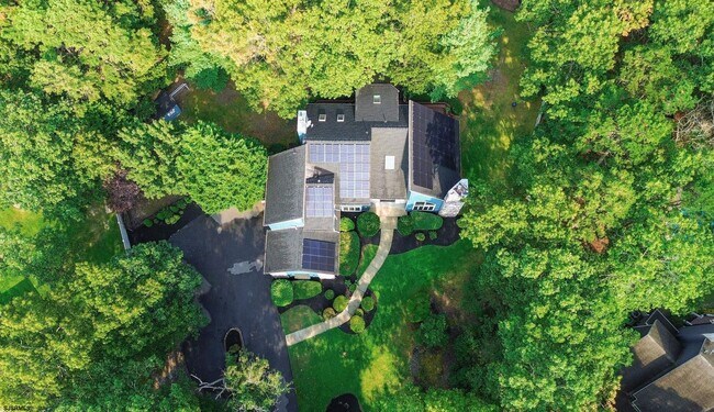 Foto del edificio - 209 Shady Knoll Ln