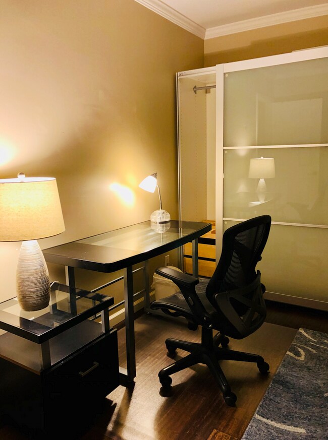 Foto del edificio - 2409 Ives Ln
