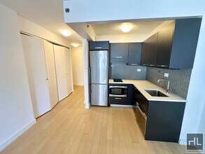 Building Photo - East 39th Street