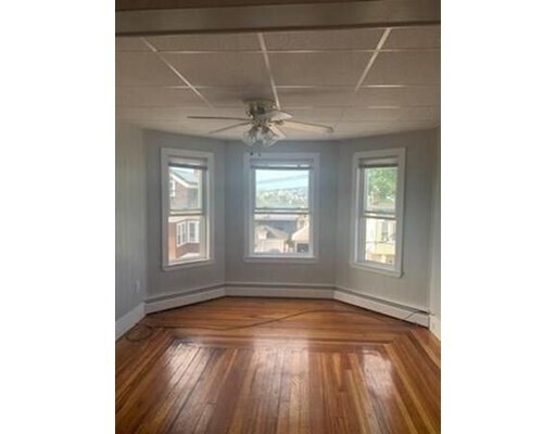 Building Photo - 118 Bellingham St
