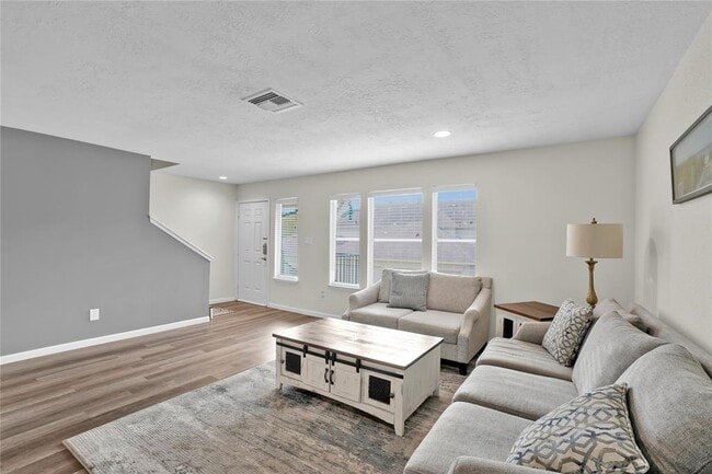 Building Photo - 2024 Harbour Dr