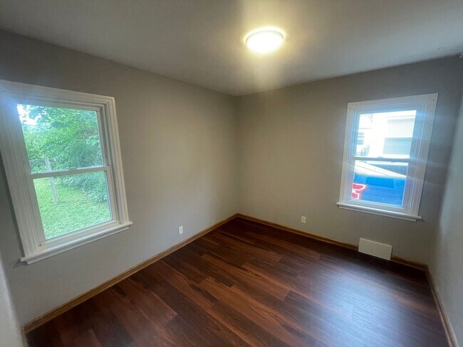 Building Photo - 4441 N 40th St