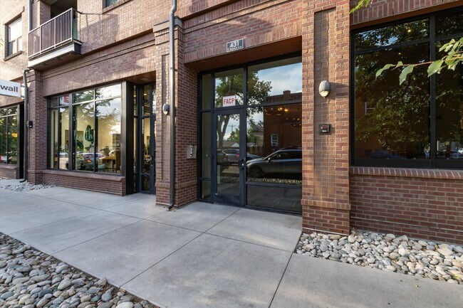 Foto del edificio - Beautiful West Wash Park home available NOW!