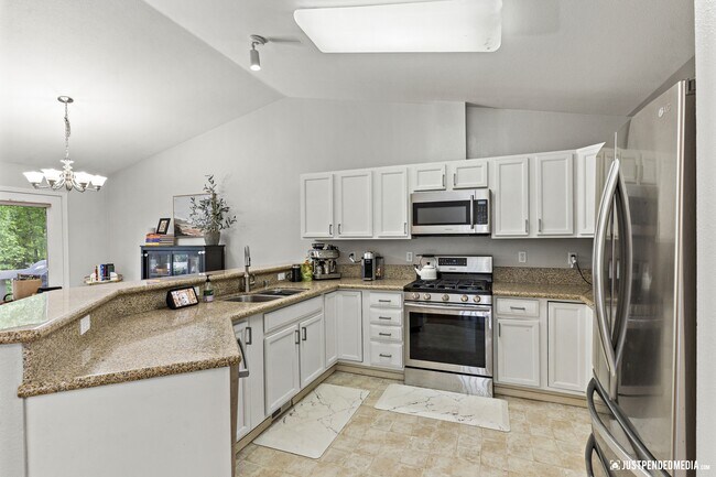 Foto del edificio - 19982 Driftwood Bay Dr