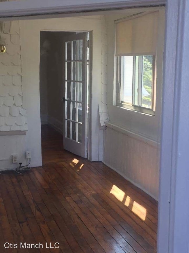 Building Photo - 28 Otis St