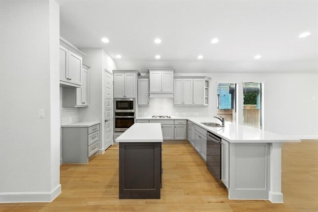 Building Photo - 177 Plumbago Loop