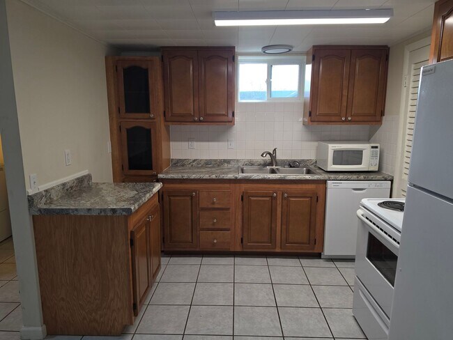 Building Photo - 4762 Greenfield Dr