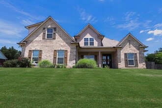 Building Photo - 36 Littleton Way