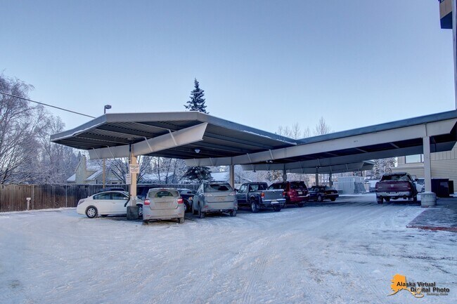 Foto del edificio - 1113 W Fireweed Ln