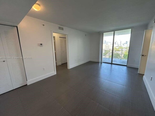 Foto del edificio - 219 NW 12th Ave