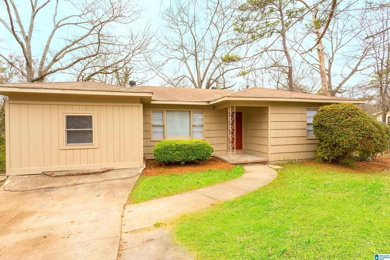 1812 5th St NW, Center Point, AL 35215 House for Rent in Center Point