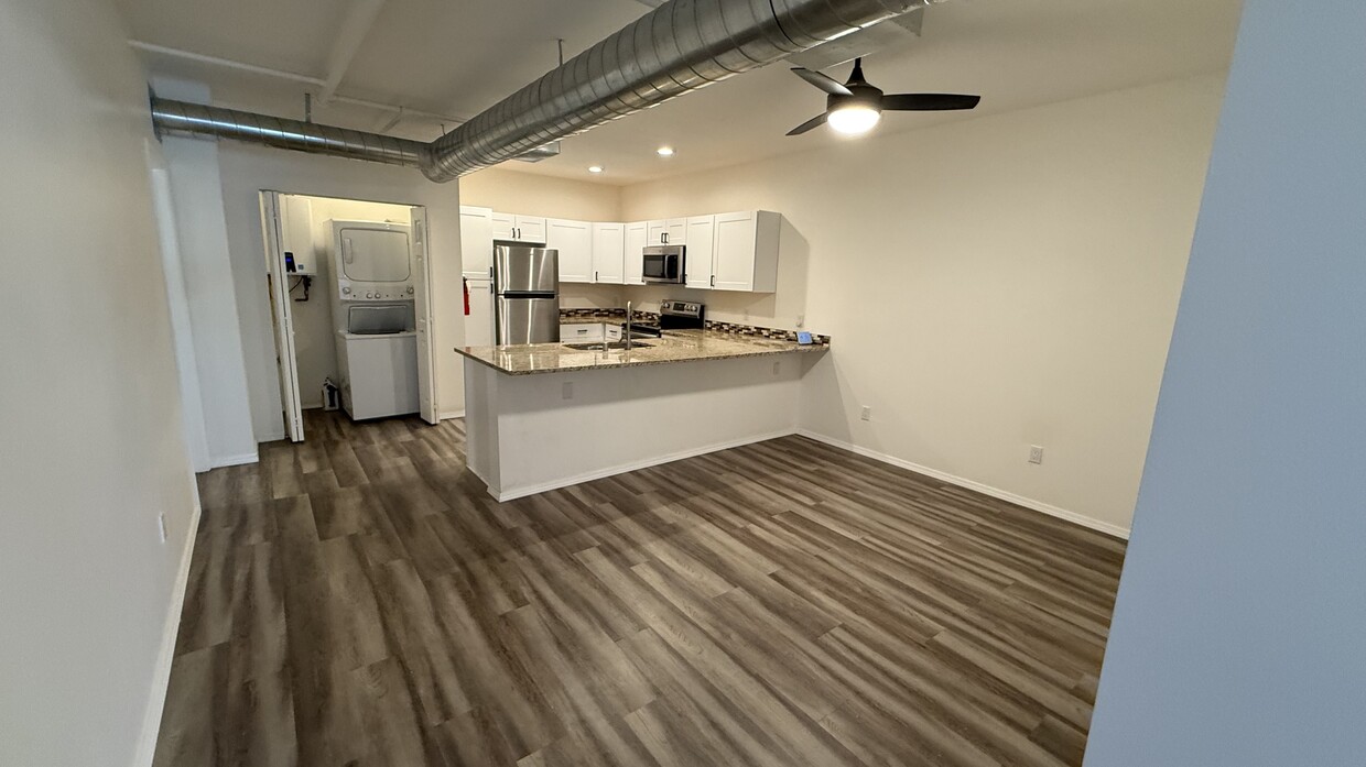Foto principal - 1020 Lomas Blvd NW