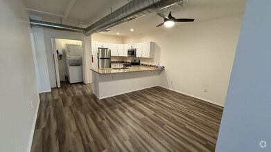 Building Photo - 1020 Lomas Blvd NW