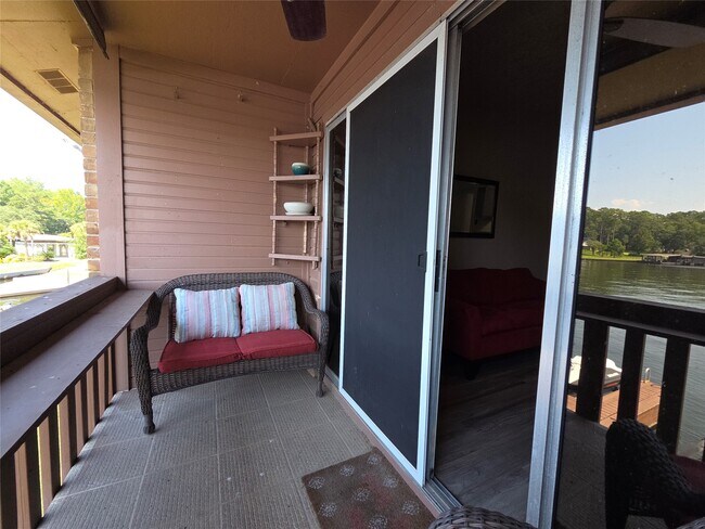 Foto del edificio - 801 River Rd