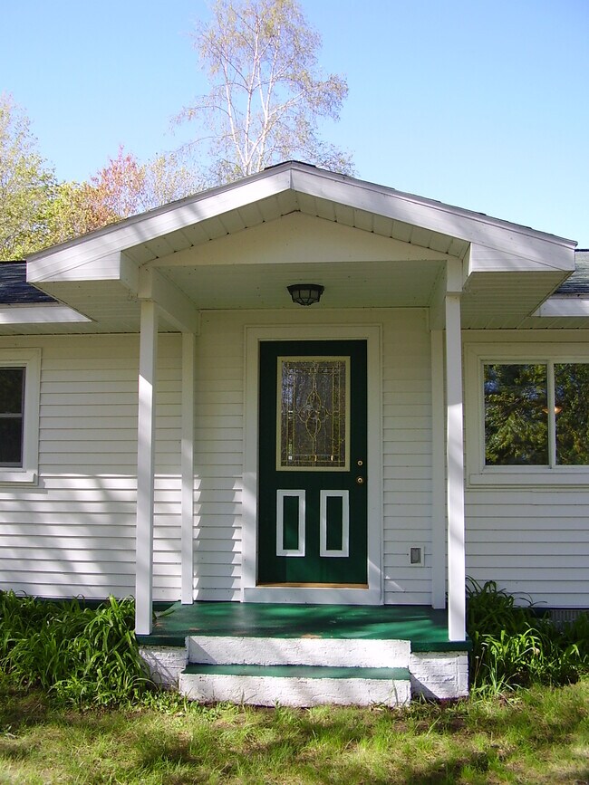 Building Photo - 19348 Maple St